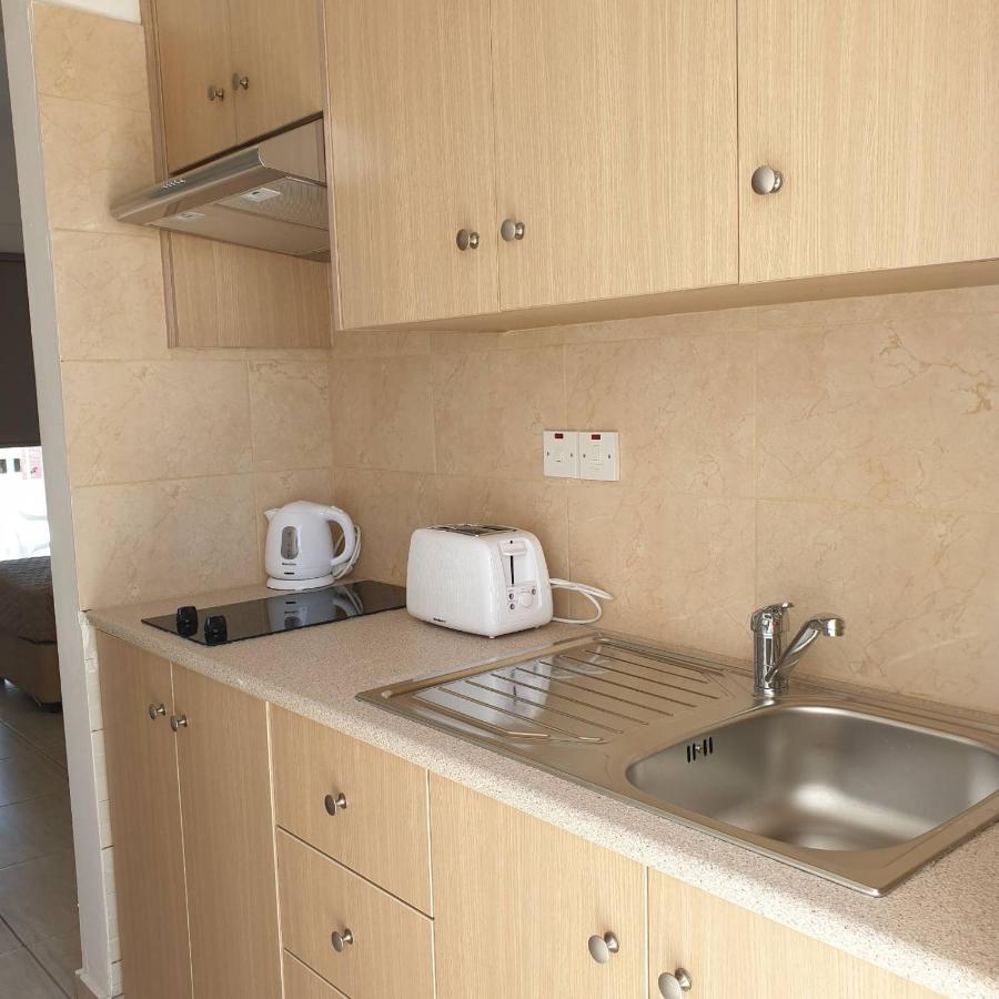 Napa Charles Apts Aya Napa Dış mekan fotoğraf