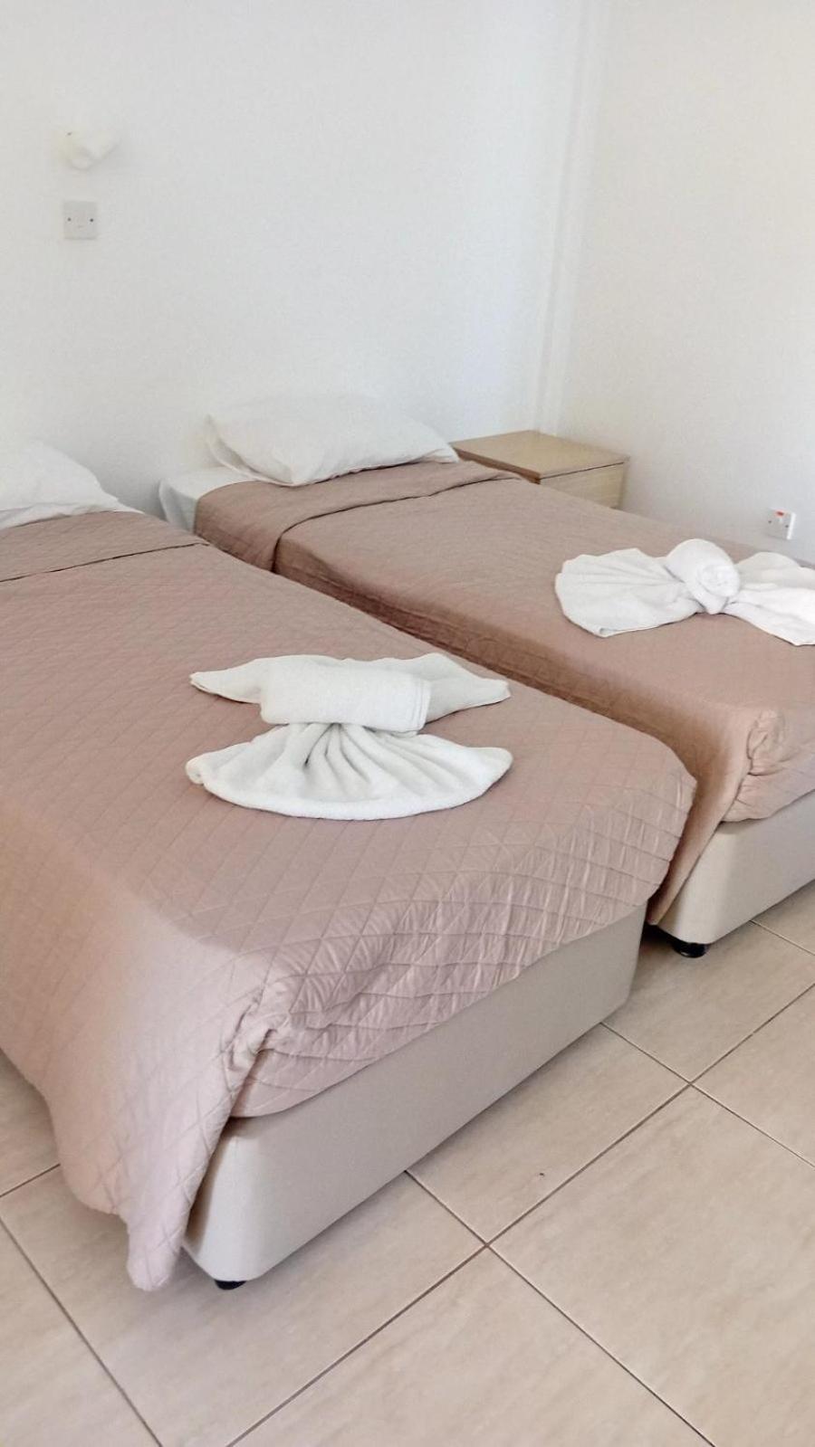 Napa Charles Apts Aya Napa Dış mekan fotoğraf