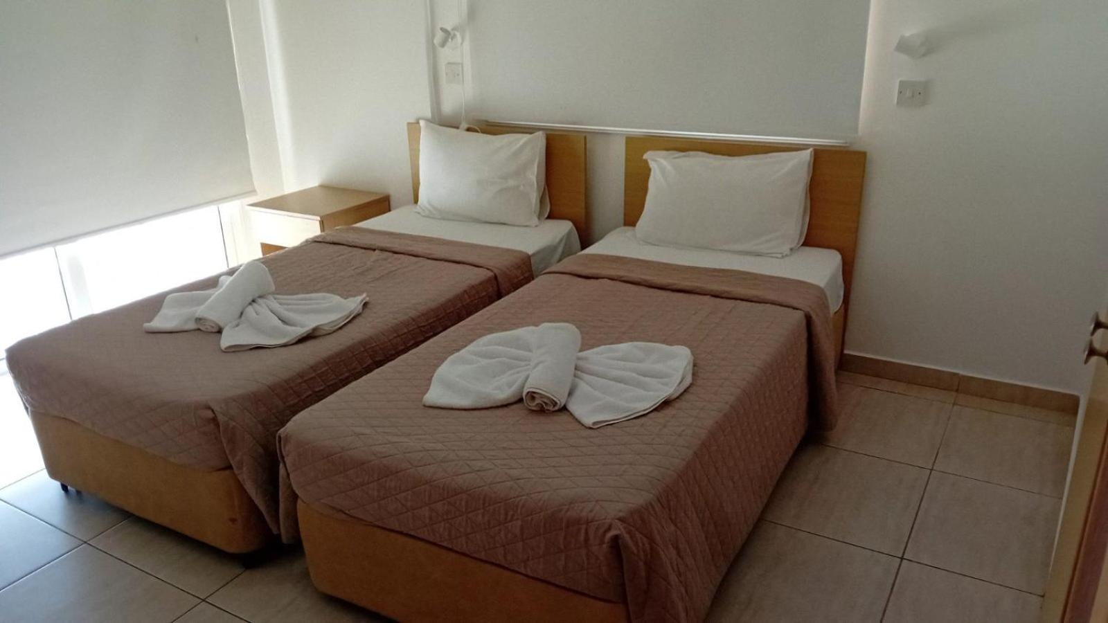 Napa Charles Apts Aya Napa Dış mekan fotoğraf